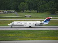 N910EV @ KCMH - Guy in the truck must have a pretty good view! - by Kevin Kuhn