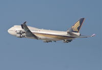 9V-SPJ @ KLAX - Singapore Boeing 747-412,  25L departure KLAX. - by Mark Kalfas