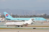 N289MT @ KLAX - Raytheon Boeing 727-223 off 25L at Tango KLAX. - by Mark Kalfas