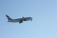 4X-EAF @ CYYZ - EL AL departing for Tel Aviv - by saleem Poshni