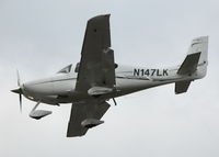N147LK @ EGLK - RESIDENT CIRRUS FINALS FOR RWY 25 - by BIKE PILOT
