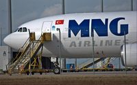 TC-MNJ @ EDDP - Waiting for parcels for turkish people - by Holger Zengler