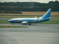 D-ABBN @ LOWW - Dreamliner colors - by ghans