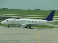 N867RW @ MCI - Taxiing to terminal - by Helicopterfriend
