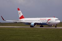 OE-LAY @ LOWW - Austrian Airlines - by Delta Kilo