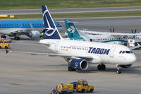 YR-ASC @ LOWW - DSLR-A230 (55-200 mm); www.haj-spotter.de.tf - by J.-J. Bartz