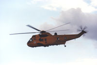 XZ595 @ MHZ - Sea King HAR.3 of 202 Squadron in action at the 1986 RAF Mildenhall Air Fete. - by Peter Nicholson