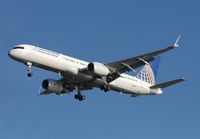 N33103 @ KTPA - Continental 757-200 - by Florida Metal