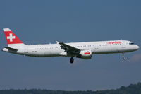 HB-IOK @ LSZH - Swiss International Airlines - by Thomas Posch - VAP