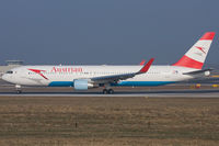 OE-LAY @ LOWW - Austrian Airlines - by Thomas Posch - VAP