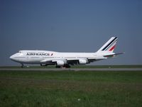F-GITE @ LFPG - wiht new peint - by juju777