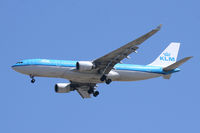 PH-AOH @ DFW - KLM at DFW Airport - by Zane Adams