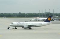 D-AIPH @ EDDM - Airbus A320 - by Mark Pasqualino