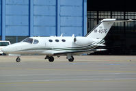 M-USTG @ CGN - visitor - by Wolfgang Zilske