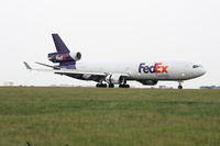 N573FE @ LFPG - on transit at CDG - by juju777