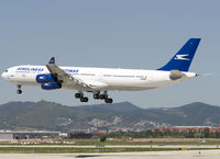 LV-BIT @ LEBL - Landing on RWY 25R. - by Jorge Molina