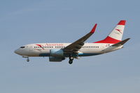OE-LNN @ EBBR - Arrival of flight OS351 to RWY 25L - by Daniel Vanderauwera