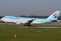 HL7466 @ VIE - Korean Air Cargo - by Chris Jilli