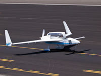N558TL @ KSMO - N558TL taxiing - by Torsten Hoff