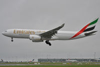 A6-EAE @ EIDW - On short finals for r/w 28 - by Robert Kearney