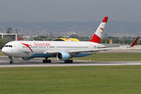 OE-LAT @ VIE - Austrian Airlines - by Joker767