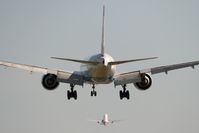 OE-LPA @ LOWW - Austrian Airlines 777-200 - by Andy Graf-VAP