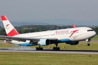 OE-LAY @ LOWW - Burning some rubber on Rwy 34 - by Bernd Karlik - VAP