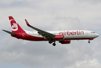 D-ABKC @ LOWW - Rwy 11 - by Bernd Karlik - VAP