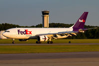 N674FE @ ORF - FedEx Thea N674FE (FLT FDX399) rolling out on RWY 5 after arrival from McGhee Tyson Knoxville Airport (KTYS). - by Dean Heald