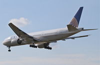 N797UA @ KORD - United Airlines Boeing 777-222, UAL836 arriving from Shanghai Pudong International/ZSPD, RWY 28 approach KORD. - by Mark Kalfas