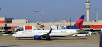 N394DA @ KATL - Taxi ATL - by Ronald Barker