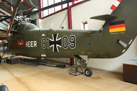 81 09 - Bückeburg Helikopter museum 
8.6.09 - by leo larsen