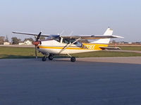 N33EE @ 3Y3 - Jump plane at Winterset Skydiving club - by Floyd Taber