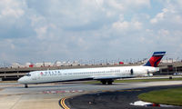 N916DN @ KATL - Atlanta - by Ronald Barker