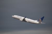 N33292 @ KLAX - Boeing 737-800 - by Mark Pasqualino