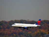 N201JQ @ KDCA - Landing DCA - by Ronald Barker