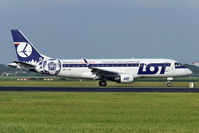 SP-LIA @ EHAM - LOT Polish Airlines Embraer ERJ-170-200LR 175LR taxi in EHAM/AMS - by Janos Palvoelgyi