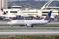 N13248 @ KLAX - Boeing 737-800 - by Mark Pasqualino