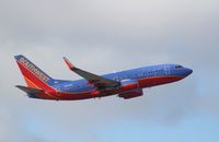 N908WN @ KFLL - Boeing 737-700 - by Mark Pasqualino