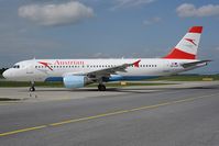 OE-LBN @ LOWW - Austrian Airlines Airbus 320 with Tyrolean sticker - by Dietmar Schreiber - VAP