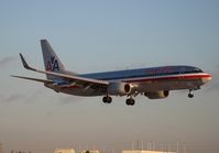 N940AN @ MIA - American 737-800 - by Florida Metal