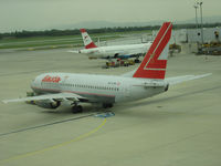 OE-LNN @ LOWW - in old Lauda CS - by Christoph Plank
