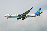 D-ABUE @ YVR - Janosch arriving from FRA - by metricbolt
