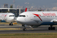 OE-LAY @ VIE - Austrian Airlines - by Joker767