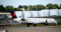 N200PQ @ KATL - Taxi Atlanta - by Ronald Barker