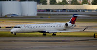 N200PQ @ KATL - Taxi Atlanta - by Ronald Barker