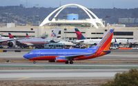 N263WN @ KLAX - Boeing 737-700 - by Mark Pasqualino