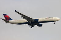 N807NW @ LEBL - Landing - by micka2b