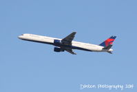 N589NW @ KMCO - Delta Flight 2369 (N589NW) departs Orlando International Airport enroute to Hartsfield-Jackson Atlanta International Airport - by Donten Photography