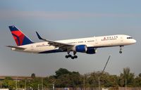 N688DL @ KFLL - Delta B752 landing - by FerryPNL
